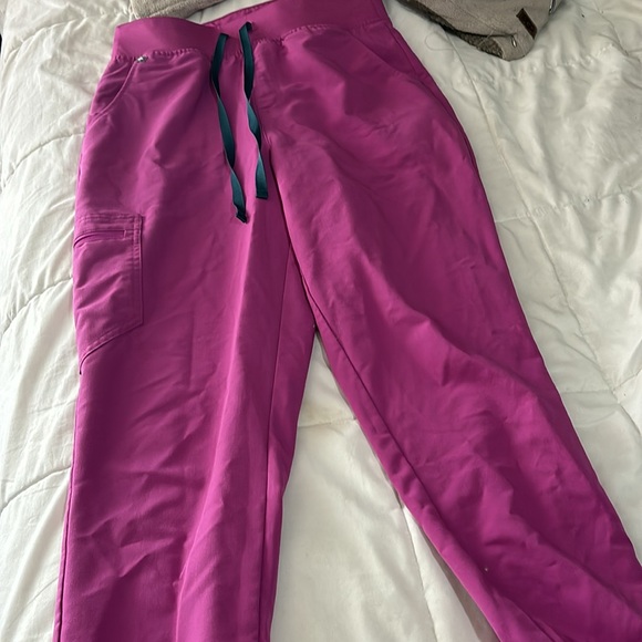 Women’s figs pants - Picture 4 of 6